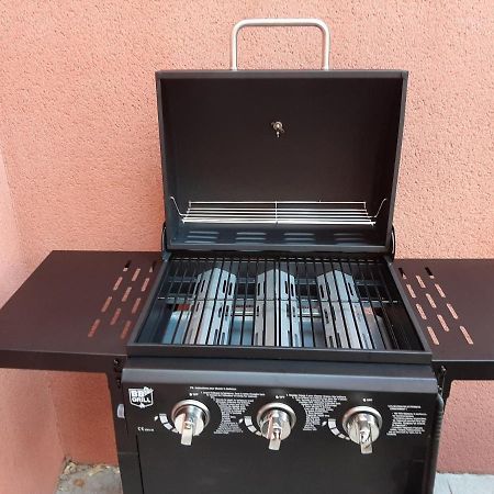 MAISON 100 M2, Terrasse 25 m2, Clim, 3 chbs avec tv, parking Pierrelatte Extérieur photo