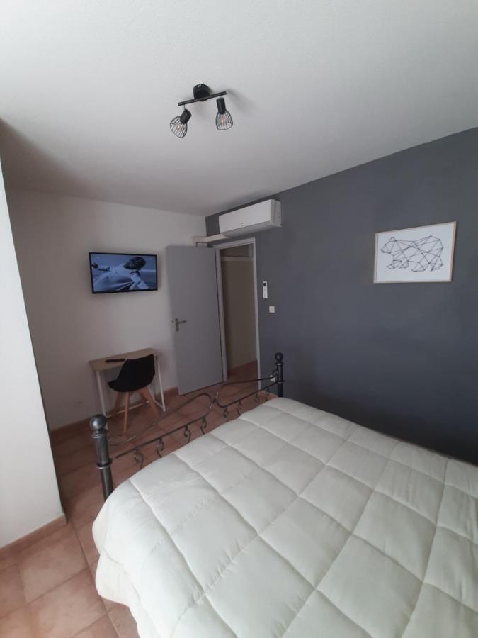 MAISON 100 M2, Terrasse 25 m2, Clim, 3 chbs avec tv, parking Pierrelatte Extérieur photo
