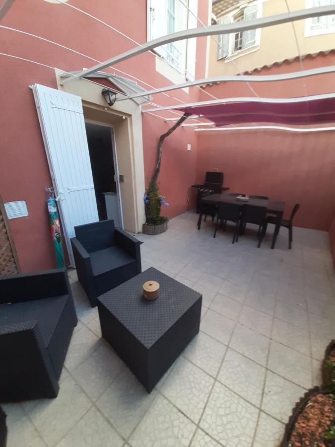 MAISON 100 M2, Terrasse 25 m2, Clim, 3 chbs avec tv, parking Pierrelatte Extérieur photo